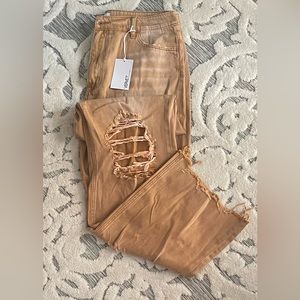 Camel colored 90s distressed knee vintage flare cropped Jean. Size 32 or 14 NWT